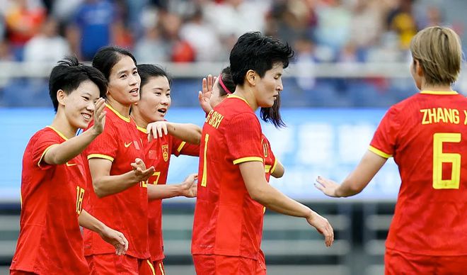 关于中国女足球员积极备战，为比赛做好各方面准备的信息
